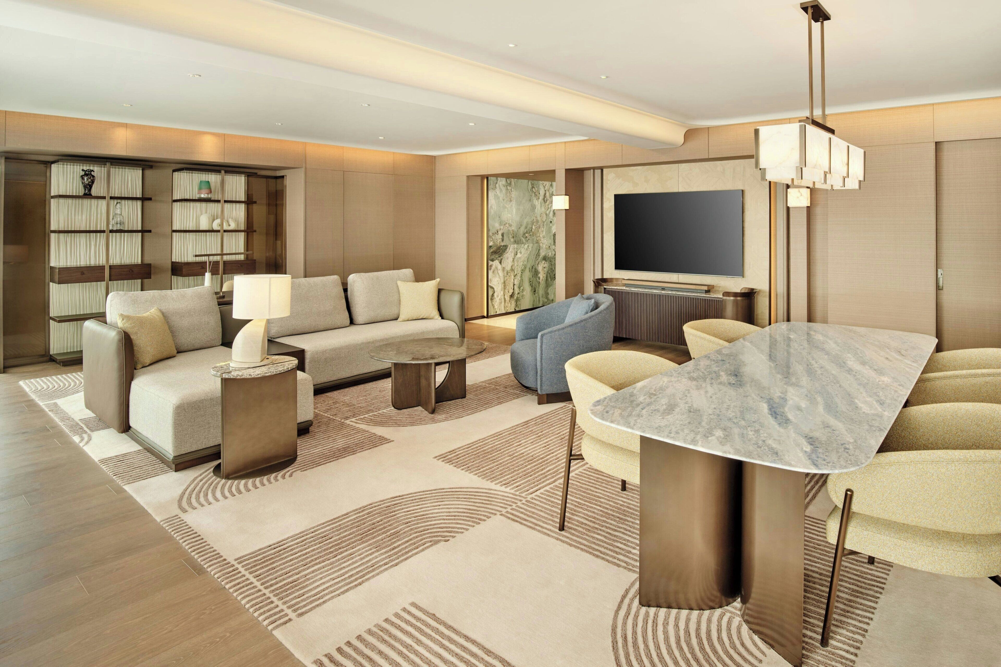 Club Suite, 1 King Bed, Non Smoking | Premium bedding, down duvets, pillow-top beds, minibar