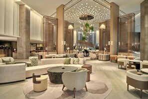 3 间餐厅，供应早餐、午餐和晚餐，亚洲菜