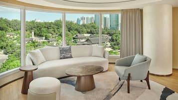 Club Suite, 1 King Bed, Corner | View from room