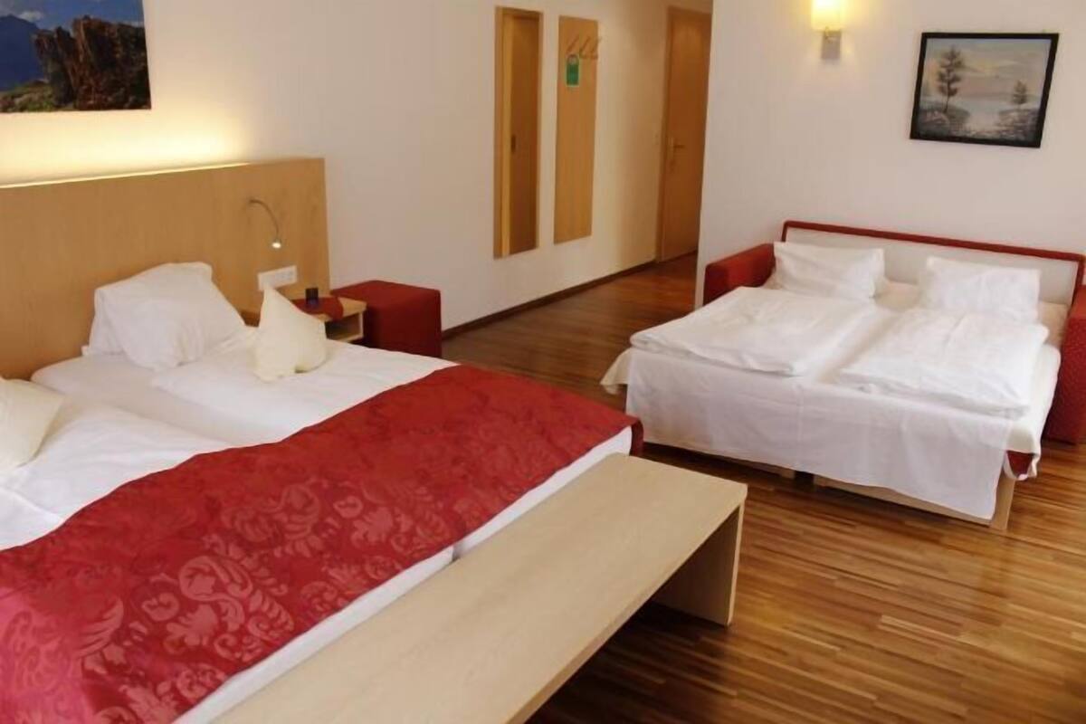 Literie de qualité supérieure, coffres-forts dans les chambres