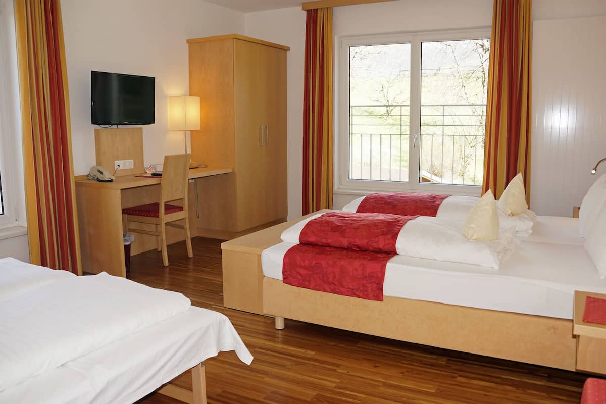 family room, allergy friendly, mountain view | premium bedding, in-room safe, individually furnished, desk