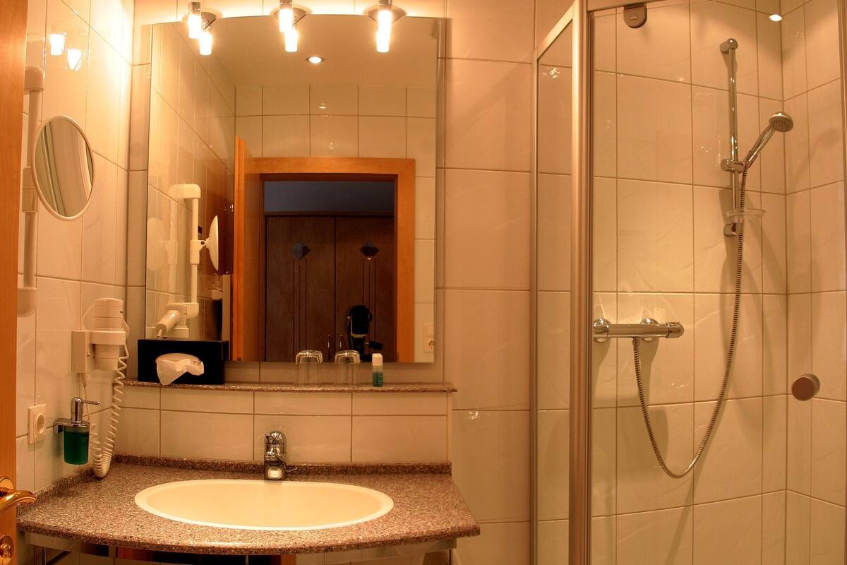 classic double or twin room, mountain view | bathroom | free toiletries, hair dryer, towels