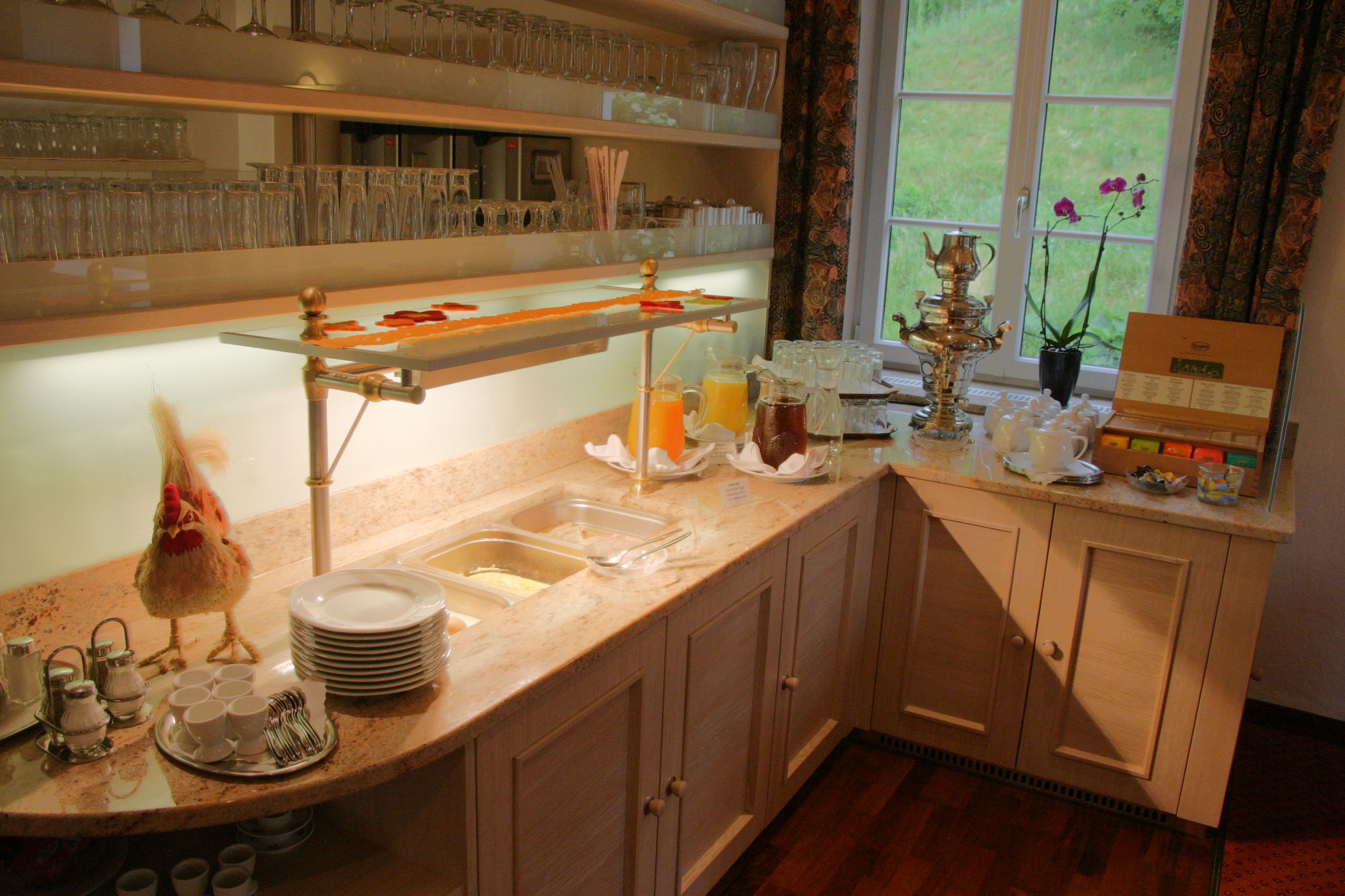 daily buffet breakfast for a fee