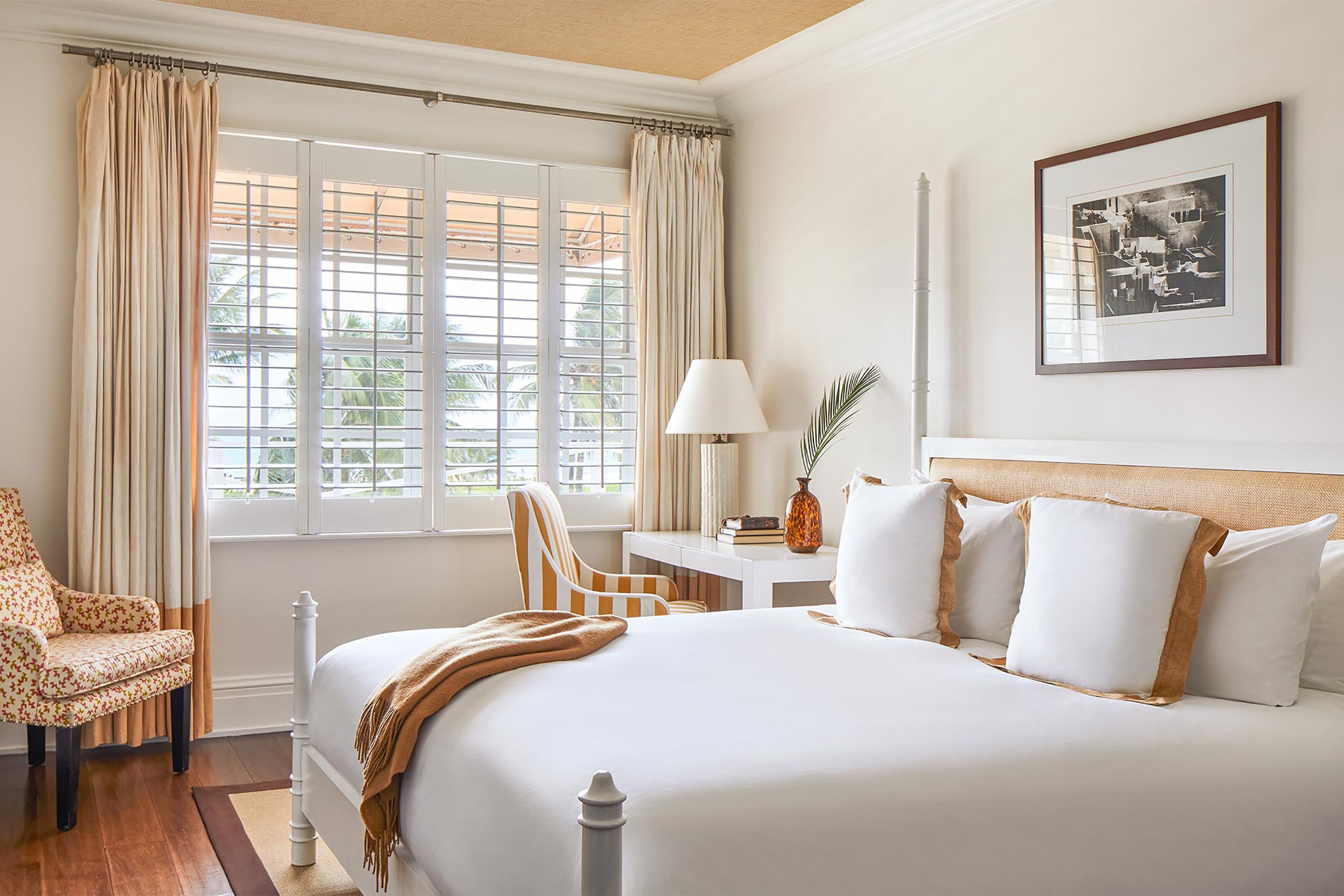 Sábanas italianas Frette, ropa de cama de alta calidad y minibar 