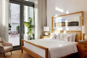 Classic King Suite | 1 bedroom, Frette Italian sheets, premium bedding, minibar