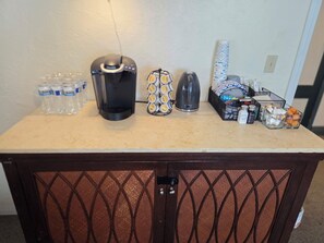 فطور أوروبي مجانًا يوميًا