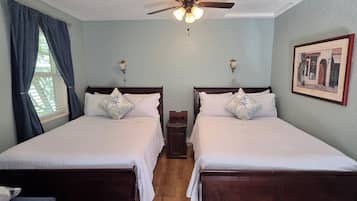 Kamar Double Standar, 2 Tempat Tidur Double | Setrika/meja setrika, Wi-Fi gratis, dan seprai linen