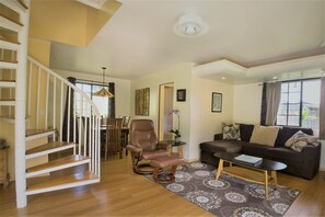 Exclusive House, 1 Bedroom, Kitchen, River View | Living room - The Inn at Kulaniapia Falls (Hilo)