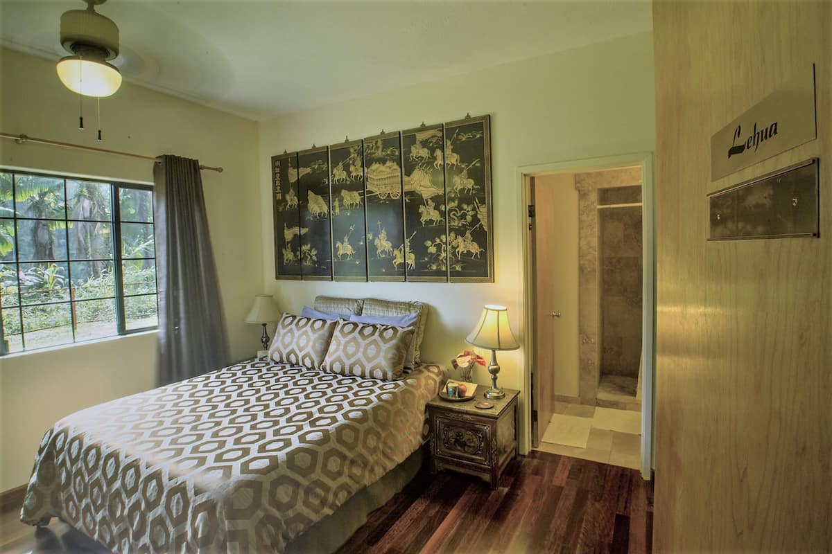 Standard Room, 1 Queen Bed, Garden View | Individually decorated, individually furnished, bed sheets