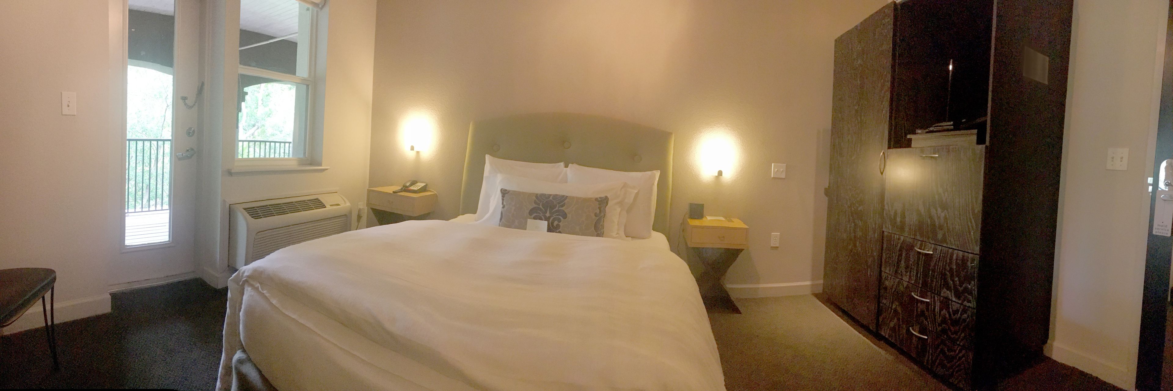 Room, 1 Queen Bed, Balcony | Premium bedding, pillow-top beds, iron/ironing board, free rollaway beds