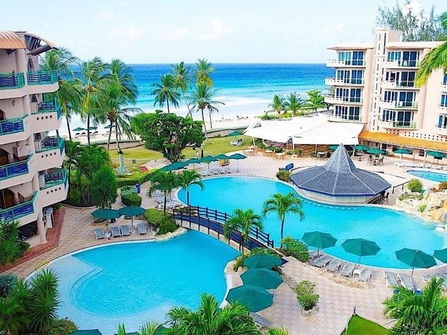 Utsikt mot strand/hav