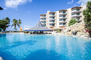 2 outdoor pools, free pool cabanas, pool umbrellas