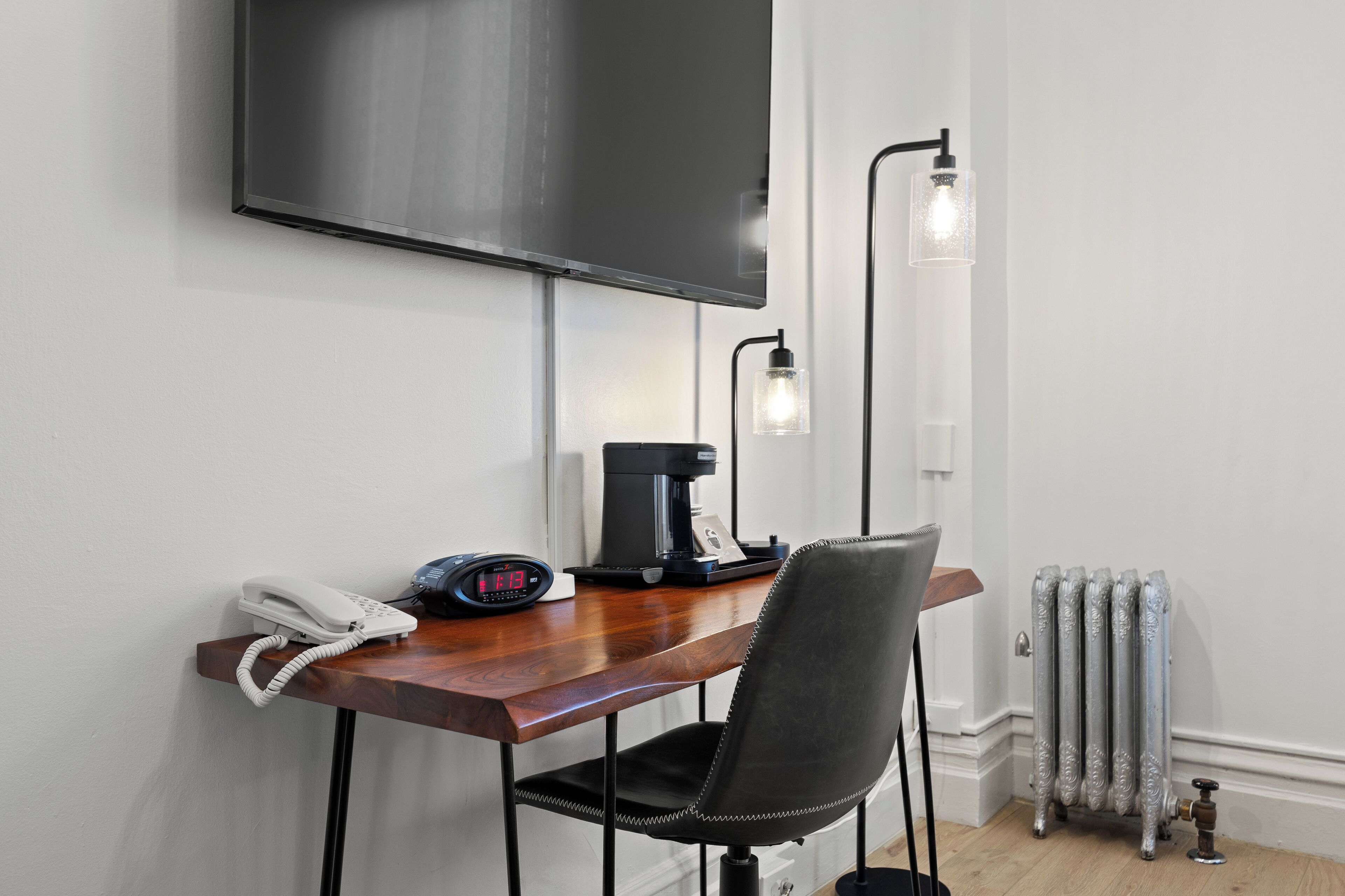 Photo - The Andrews Hotel