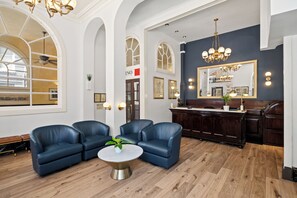 Sala de estar en el lobby