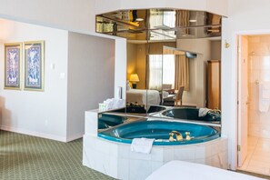 Jacuzzi Suite, Non-Smoking | Jetted bathtub