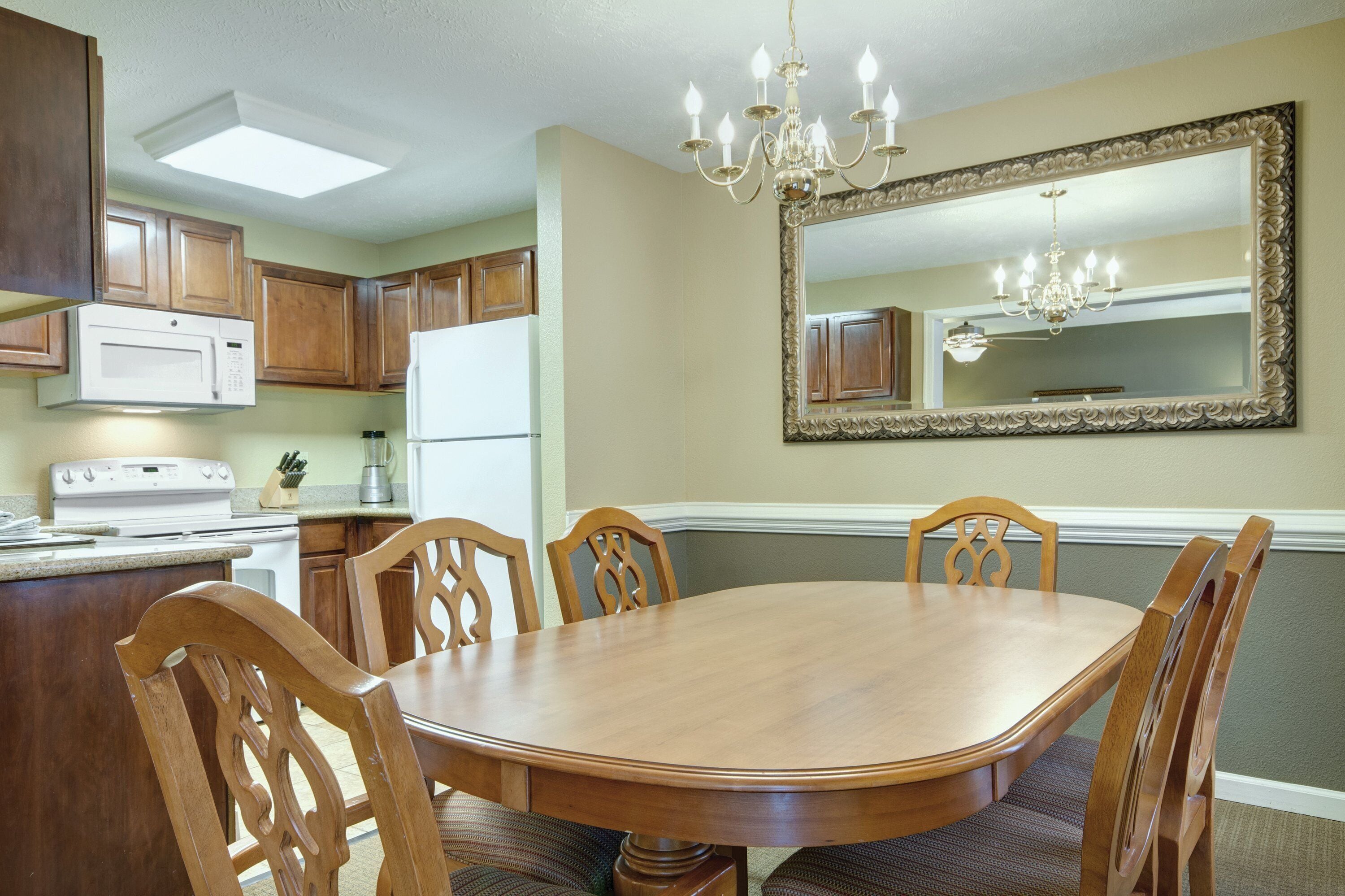 standard suite, 2 bedrooms, balcony | in-room dining