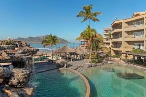 5 outdoor pools, pool umbrellas, sun loungers