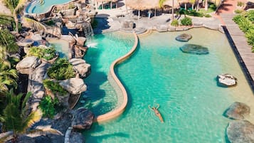 5 outdoor pools, pool umbrellas, pool loungers