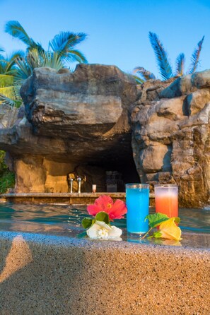 5 outdoor pools, pool umbrellas, sun loungers