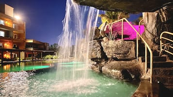 5 piscinas al aire libre, sombrillas, tumbonas
