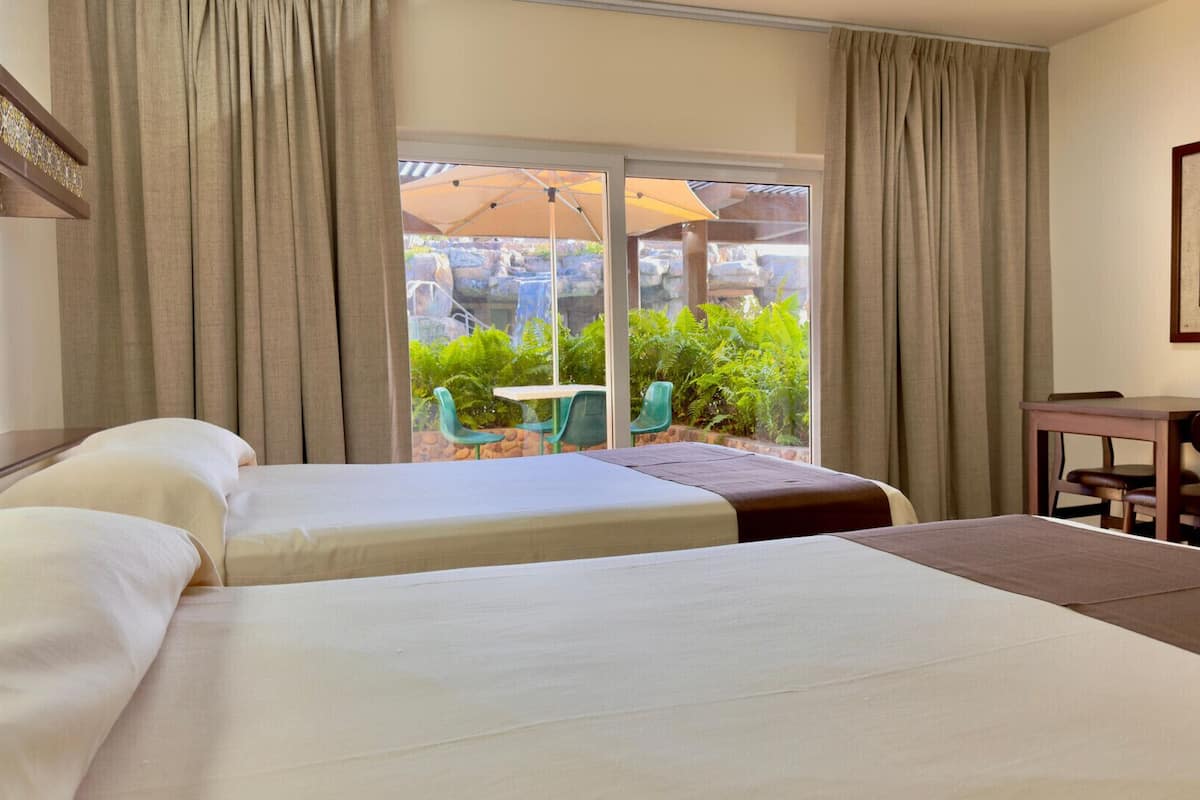 Premium bedding, in-room safe, desk, iron/ironing board