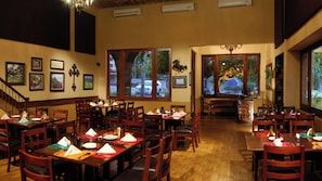 8 restaurants; breakfast, lunch, dinner, and brunch served - Hotel Playa Mazatlan (Mazatlán)