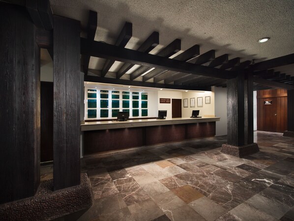 Mostrador para check-in y check-out