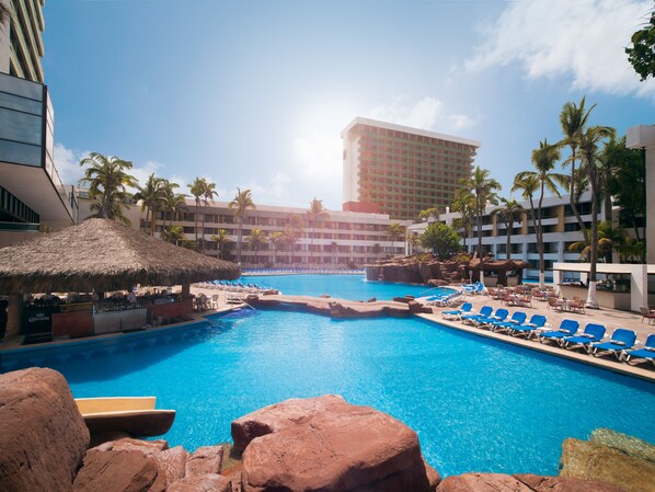 Outdoor pool, pool umbrellas