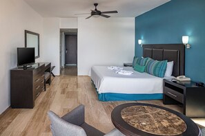 Premium bedding, in-room safe, iron/ironing board, bed sheets - El Cid Castilla Beach Hotel (Mazatlán)