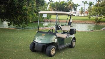 Ocean View Elite Golf Experience | Vista al campo de golf