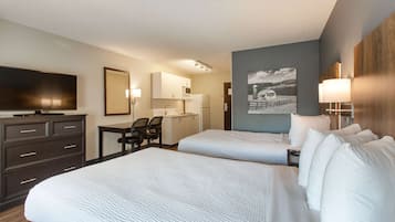 Estudio, 2 camas dobles, no fumadores | Ropa de cama de alta calidad, escritorio, cortinas opacas