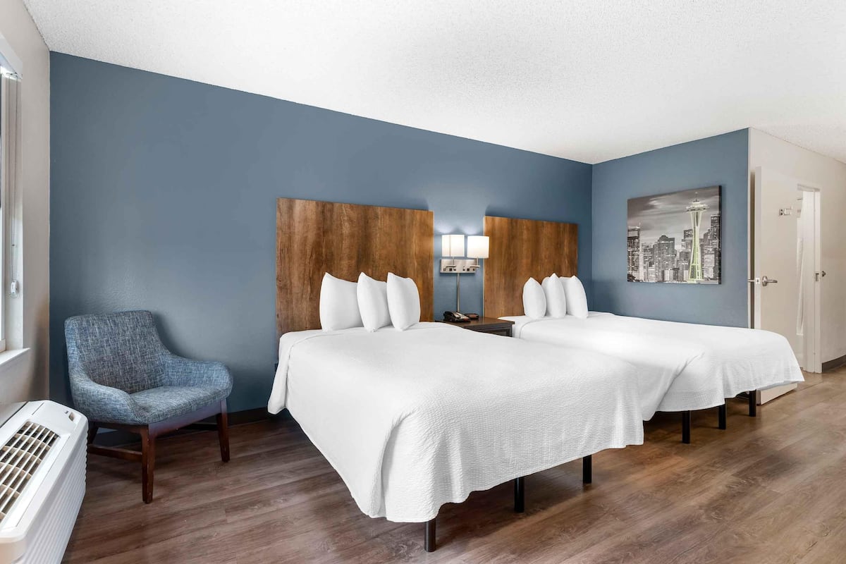 Studio, 2 Double Beds, Non Smoking | Premium bedding, desk, blackout drapes, iron/ironing board