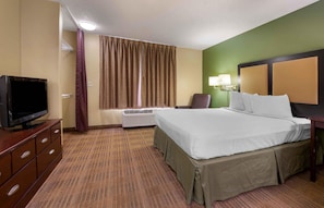 Desk, blackout curtains, iron/ironing board, free WiFi - Extended Stay America Suites Indianapolis Castleton (Indianapolis)
