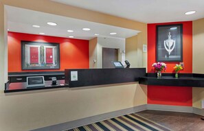Lobby - Extended Stay America Suites Indianapolis Castleton (Indianapolis)