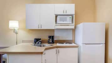 Caja de seguridad en la habitación y escritorio