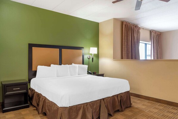 Caja de seguridad en la habitación y escritorio 