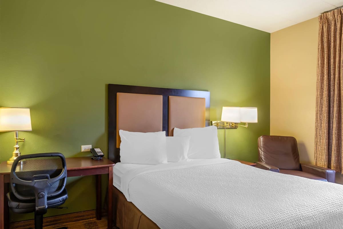 In-room safe, desk, laptop workspace, iron/ironing board