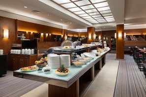 Morgenmadsbuffet hver dag (17.5 EUR pr. person)