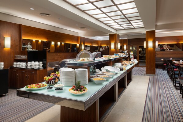 TĂ€gliches FrĂŒhstĂŒcksbuffet (17.5 EUR pro Person)