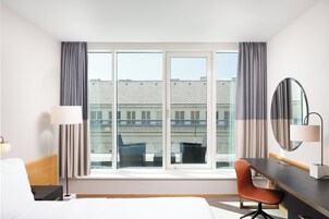 Hypo-allergenic bedding, in-room safe, desk, laptop workspace