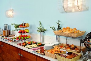 Daily buffet breakfast (EUR 18.50 per person)