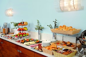 Daily buffet breakfast (EUR 18.50 per person)