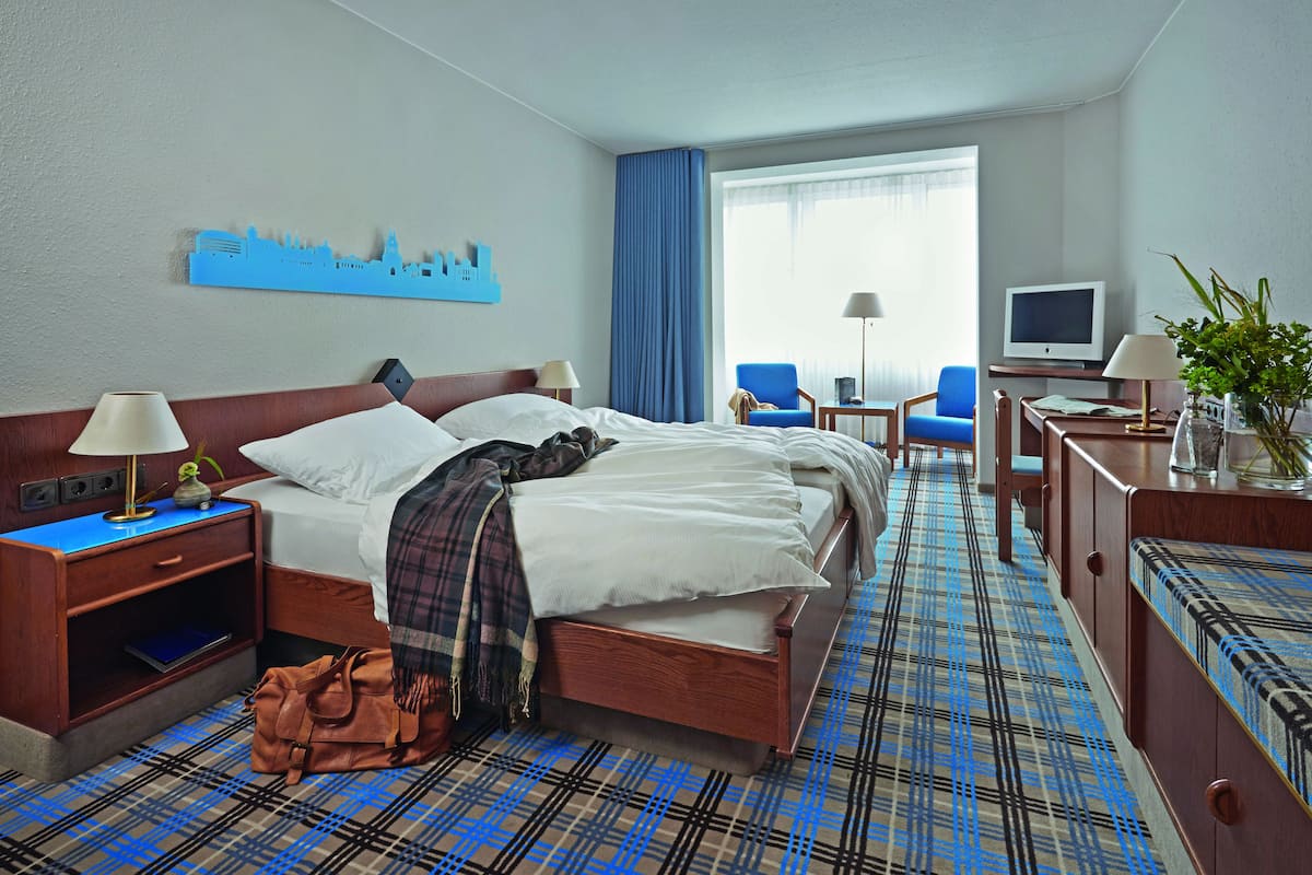 Standard Double Room | Hypo-allergenic bedding available, in-room safe, desk, blackout drapes