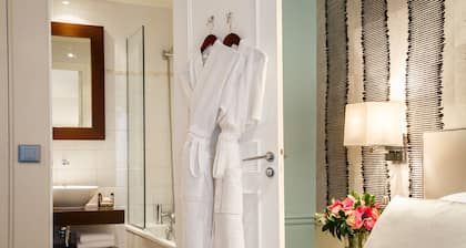 Hotel Le Clos Medicis