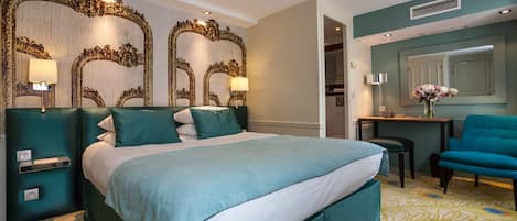 Deluxe-dobbeltværelse | Minibar, pengeskab på værelset, skrivebord, lydisolering