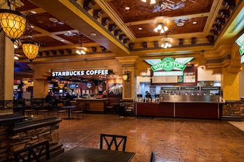 5 restaurants, breakfast, lunch, dinner served; American cuisine at Santa Fe Station Hotel & Casino