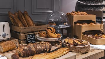 Morgenmadsbuffet hver dag (35 EUR pr. person)