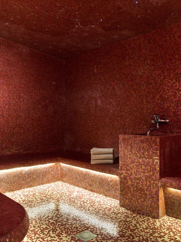 Couples treatment rooms, sauna, hot tub, Turkish bath, body treatments