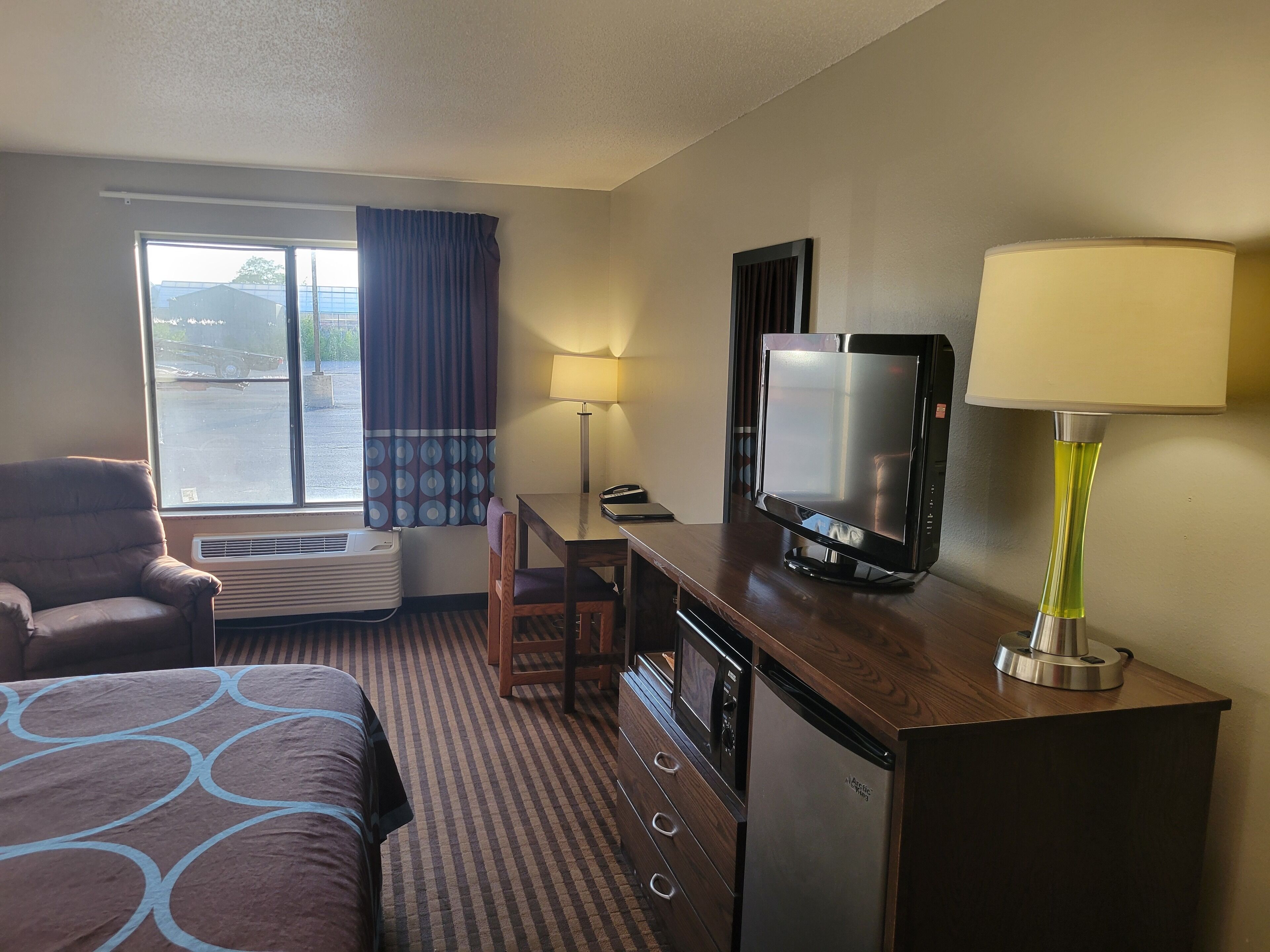 room, 1 queen bed, accessible, non smoking (mobility) | in-room safe, desk, laptop workspace, free cots/infant beds