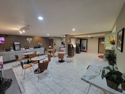 Super 8 by Wyndham Portage